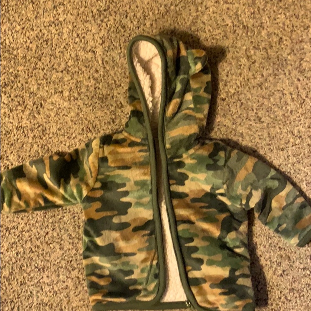 Camo zip up
